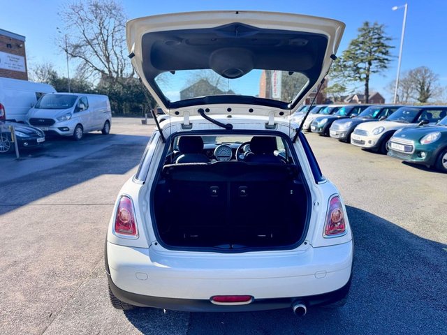 2010 MINI HATCH - Photo 12