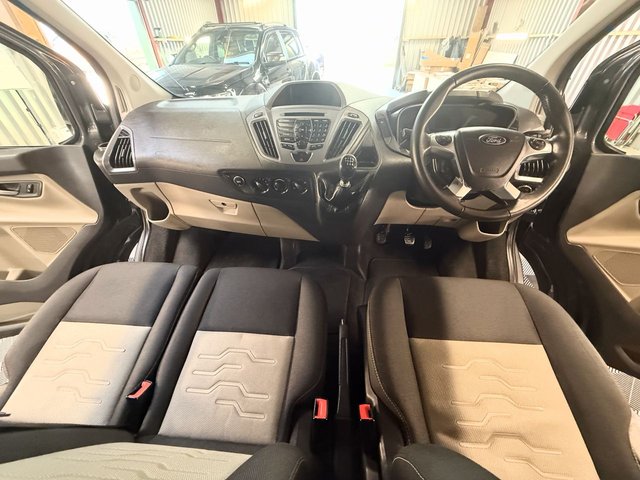 2017 Ford Transit Custom 2L Limited 5dr - Photo 6