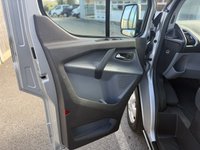USED 2017 17 FORD TRANSIT CUSTOM 2.0 TDCi 290 Limited Panel Van 5dr Diesel Manual L2 H1 (157 g/km, 168 bhp) The 2017 Ford Transit Custom 2.0 TDCi 290 Limited Panel Van L2 H1 (168 bhp) is a versatile and efficient medium-sized commercial vehicle