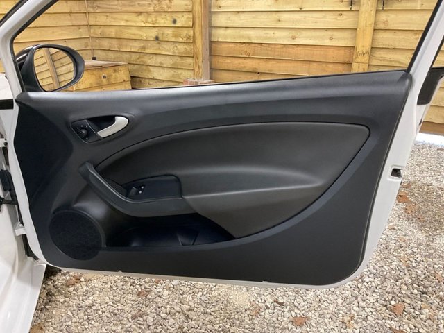 2012 SEAT IBIZA (2012) - Photo 9