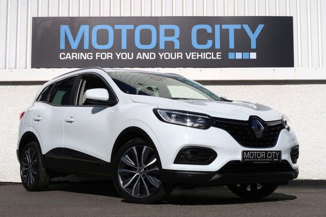 2019 69 RENAULT KADJAR 1.3 TCe Iconic SUV 5dr Petrol Manual Euro 6 (s/s) (140 ps) LOW MILEAGE PETROL SUV