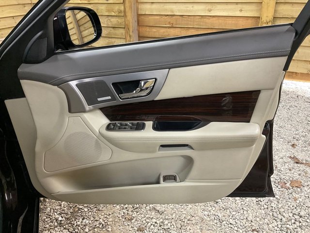 2010 JAGUAR XF (2010) - Photo 10