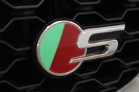 USED 2018 18 JAGUAR F-PACE 3.0 D300 V6 S SUV 5dr Diesel Auto AWD Euro 6 (s/s) (300 ps) LAST SERVICE UNDER 1,000 MILES AGO, FULL LENGTH PANORAMIC SUNROOF, HEATED SEATS