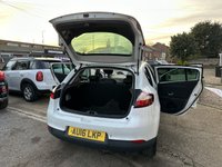 USED 2016 16 RENAULT MEGANE 1.5 dCi Limited Nav Hatchback 5dr Diesel Manual Euro 6 (s/s) (110 ps) 
