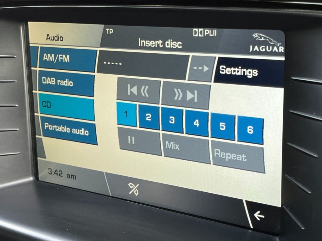 USED 2013 63 JAGUAR XK 5.0 V8 Portfolio Coupe 2dr Petrol Auto Euro 5 (385 ps) 
