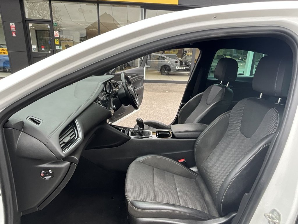 USED 2018 18 VAUXHALL INSIGNIA 2.0 Turbo D BlueInjection SRi VX Line Nav Grand Sport 5dr Diesel Manual Euro 6 (s/s) (170 ps) 