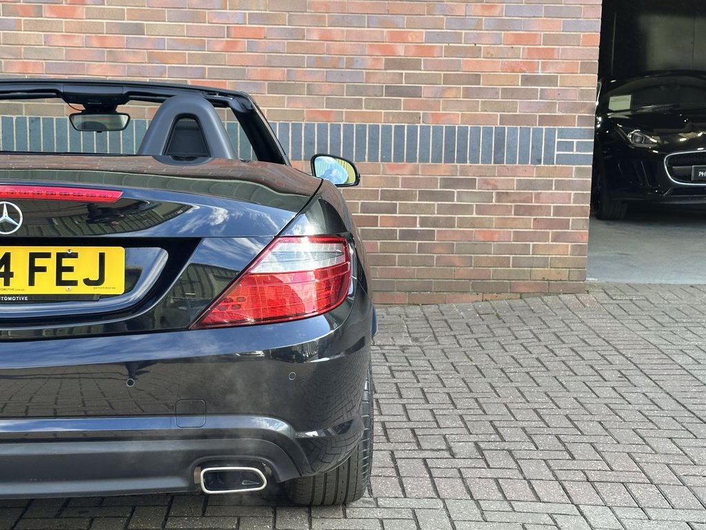 USED 2014 64 MERCEDES-BENZ SLK 1.8 SLK200 AMG Sport Convertible 2dr Petrol G-Tronic+ Euro 5 (s/s) (184 ps) AIRSCARF|HTD SEAT|1 YEAR WARRANTY