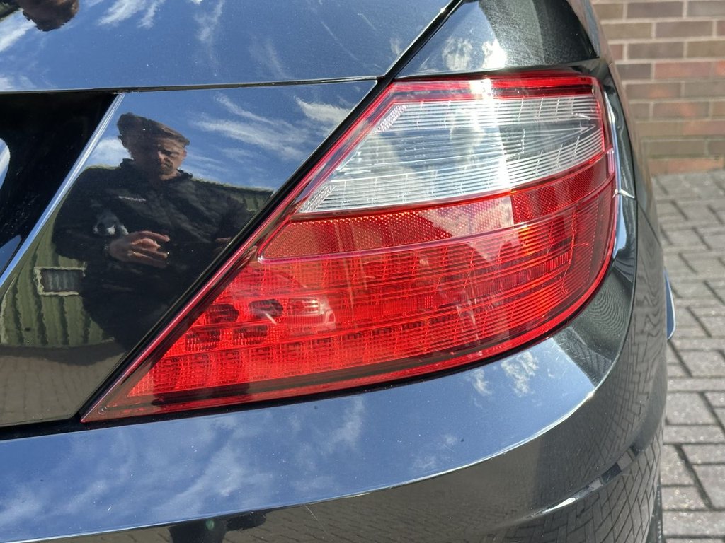 USED 2014 64 MERCEDES-BENZ SLK 1.8 SLK200 AMG Sport Convertible 2dr Petrol G-Tronic+ Euro 5 (s/s) (184 ps) AIRSCARF|HTD SEAT|1 YEAR WARRANTY