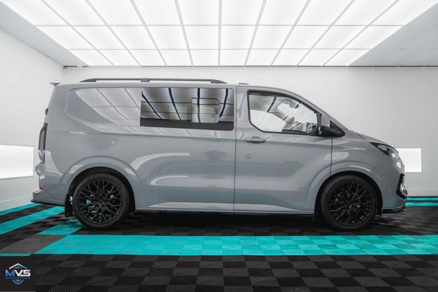 2024 Ford Transit Custom - Photo 2