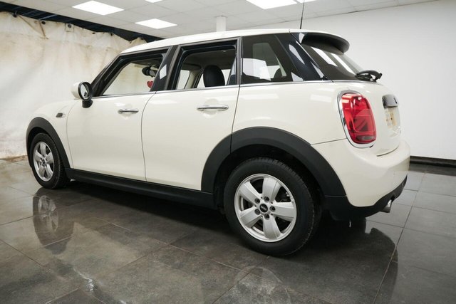 2019 MINI HATCH 1.5 Cooper Classic Steptronic Euro 6 (s/s) 5dr - Photo 7