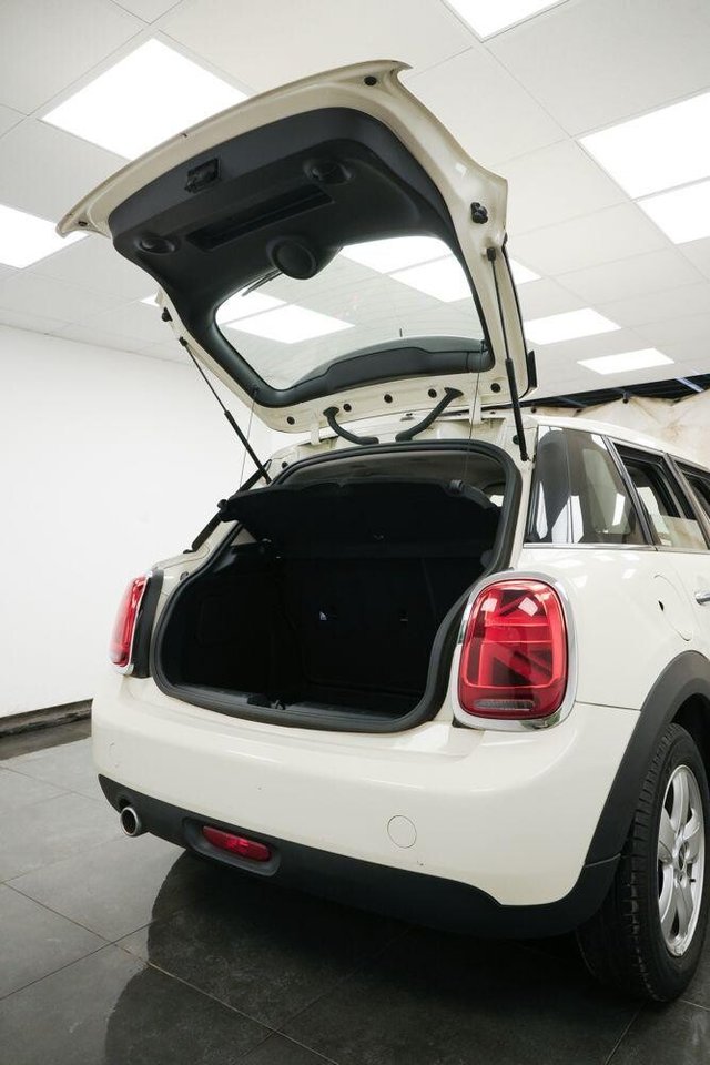 2019 MINI HATCH 1.5 Cooper Classic Steptronic Euro 6 (s/s) 5dr - Photo 9