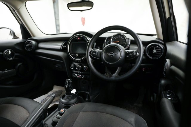 2019 MINI HATCH 1.5 Cooper Classic Steptronic Euro 6 (s/s) 5dr - Photo 12