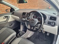 USED 2015 15 VOLKSWAGEN POLO 1.2 TSI BlueMotion Tech SE Design Hatchback 5dr Petrol Manual Euro 6 (s/s) (90 ps) 