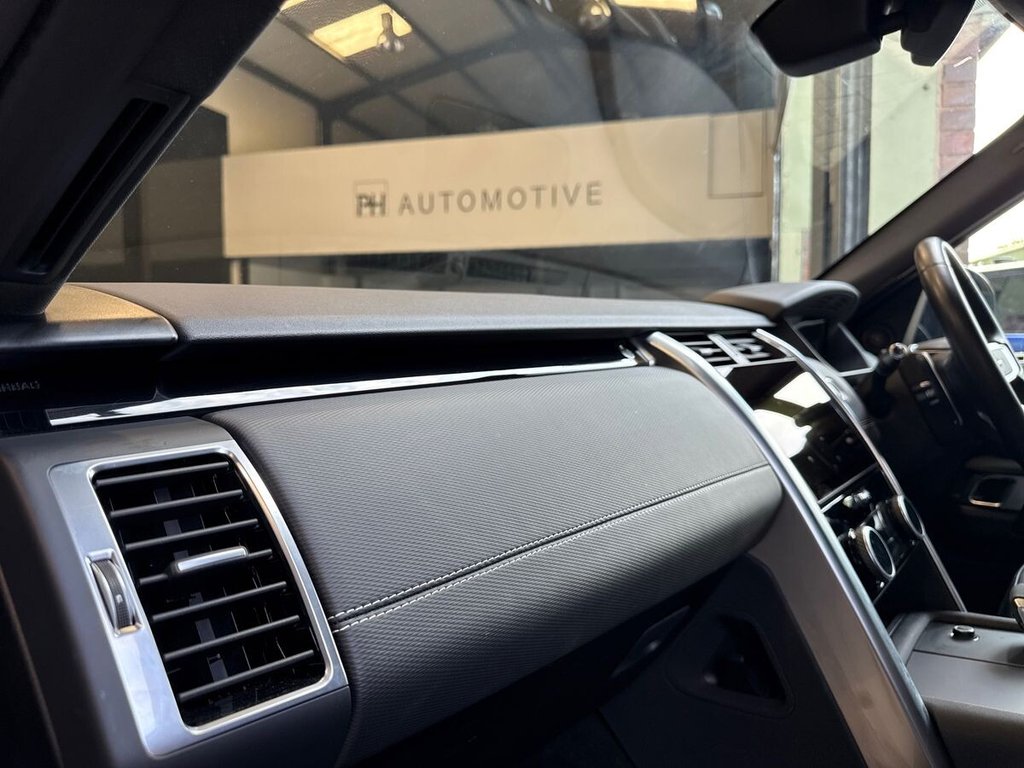 USED 2021 21 LAND ROVER DISCOVERY 3.0 D300 MHEV R-Dynamic SE SUV 5dr Diesel Auto 4WD Euro 6 (s/s) (300 ps) 1 OWNER | LAND ROVER HISTORY