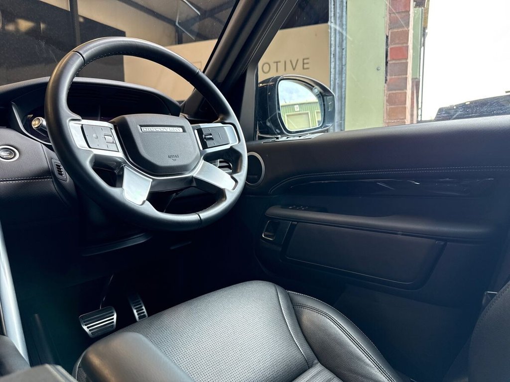 USED 2021 21 LAND ROVER DISCOVERY 3.0 D300 MHEV R-Dynamic SE SUV 5dr Diesel Auto 4WD Euro 6 (s/s) (300 ps) 1 OWNER | LAND ROVER HISTORY