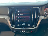 USED 2020 20 VOLVO V60 2.0 T4 Momentum Plus Estate 5dr Petrol Auto Euro 6 (s/s) (190 ps)+1 FORMER KEEPER+2KEYS+FSH+FULL LEATHER SEATS+PRIVACY+MEDIA+APPS 2 KEYS+1 FORMER KEEPER+FSH+NAV+FULL LEATHER SEATS+BLUETOOTH+MEDIA+PRIVACY+APPS+ALLOYS+CLIMATE+CRUISE+HEATED FRONT SEATS+PARKING SENSORS+HPI CLEAR
