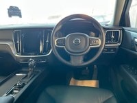 USED 2020 20 VOLVO V60 2.0 T4 Momentum Plus Estate 5dr Petrol Auto Euro 6 (s/s) (190 ps)+1 FORMER KEEPER+2KEYS+FSH+FULL LEATHER SEATS+PRIVACY+MEDIA+APPS 2 KEYS+1 FORMER KEEPER+FSH+NAV+FULL LEATHER SEATS+BLUETOOTH+MEDIA+PRIVACY+APPS+ALLOYS+CLIMATE+CRUISE+HEATED FRONT SEATS+PARKING SENSORS+HPI CLEAR