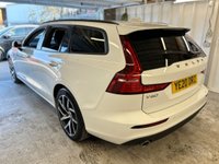 USED 2020 20 VOLVO V60 2.0 T4 Momentum Plus Estate 5dr Petrol Auto Euro 6 (s/s) (190 ps)+1 FORMER KEEPER+2KEYS+FSH+FULL LEATHER SEATS+PRIVACY+MEDIA+APPS 2 KEYS+1 FORMER KEEPER+FSH+NAV+FULL LEATHER SEATS+BLUETOOTH+MEDIA+PRIVACY+APPS+ALLOYS+CLIMATE+CRUISE+HEATED FRONT SEATS+PARKING SENSORS+HPI CLEAR