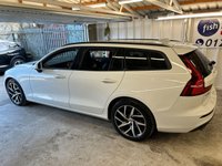 USED 2020 20 VOLVO V60 2.0 T4 Momentum Plus Estate 5dr Petrol Auto Euro 6 (s/s) (190 ps)+1 FORMER KEEPER+2KEYS+FSH+FULL LEATHER SEATS+PRIVACY+MEDIA+APPS 2 KEYS+1 FORMER KEEPER+FSH+NAV+FULL LEATHER SEATS+BLUETOOTH+MEDIA+PRIVACY+APPS+ALLOYS+CLIMATE+CRUISE+HEATED FRONT SEATS+PARKING SENSORS+HPI CLEAR