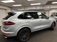 USED 2017 17 PORSCHE CAYENNE 3.0 TD V6 Platinum Edition SUV 5dr Diesel TiptronicS 4WD Euro 6 (s/s) (262 ps) UK DELIVERY FLAT FEE &pound;175 (SUBJECT TO DEAL) *OVER 100 IMAGES ON OUR WEBSITE*BESPOKE FINANCE ARRANGED*PART EXCHANGE WELCOME*ALL VEHICLES HPI CLEAR
