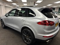 USED 2017 17 PORSCHE CAYENNE 3.0 TD V6 Platinum Edition SUV 5dr Diesel TiptronicS 4WD Euro 6 (s/s) (262 ps) UK DELIVERY FLAT FEE &pound;175 (SUBJECT TO DEAL) *OVER 100 IMAGES ON OUR WEBSITE*BESPOKE FINANCE ARRANGED*PART EXCHANGE WELCOME*ALL VEHICLES HPI CLEAR
