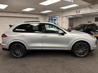 USED 2017 17 PORSCHE CAYENNE 3.0 TD V6 Platinum Edition SUV 5dr Diesel TiptronicS 4WD Euro 6 (s/s) (262 ps) UK DELIVERY FLAT FEE &pound;175 (SUBJECT TO DEAL) *OVER 100 IMAGES ON OUR WEBSITE*BESPOKE FINANCE ARRANGED*PART EXCHANGE WELCOME*ALL VEHICLES HPI CLEAR