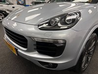 USED 2017 17 PORSCHE CAYENNE 3.0 TD V6 Platinum Edition SUV 5dr Diesel TiptronicS 4WD Euro 6 (s/s) (262 ps) UK DELIVERY FLAT FEE &pound;175 (SUBJECT TO DEAL) *OVER 100 IMAGES ON OUR WEBSITE*BESPOKE FINANCE ARRANGED*PART EXCHANGE WELCOME*ALL VEHICLES HPI CLEAR