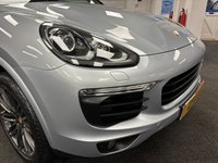 USED 2017 17 PORSCHE CAYENNE 3.0 TD V6 Platinum Edition SUV 5dr Diesel TiptronicS 4WD Euro 6 (s/s) (262 ps) UK DELIVERY FLAT FEE &pound;175 (SUBJECT TO DEAL) *OVER 100 IMAGES ON OUR WEBSITE*BESPOKE FINANCE ARRANGED*PART EXCHANGE WELCOME*ALL VEHICLES HPI CLEAR