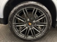USED 2017 17 PORSCHE CAYENNE 3.0 TD V6 Platinum Edition SUV 5dr Diesel TiptronicS 4WD Euro 6 (s/s) (262 ps) UK DELIVERY FLAT FEE &pound;175 (SUBJECT TO DEAL) *OVER 100 IMAGES ON OUR WEBSITE*BESPOKE FINANCE ARRANGED*PART EXCHANGE WELCOME*ALL VEHICLES HPI CLEAR