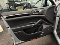 USED 2017 17 PORSCHE CAYENNE 3.0 TD V6 Platinum Edition SUV 5dr Diesel TiptronicS 4WD Euro 6 (s/s) (262 ps) UK DELIVERY FLAT FEE &pound;175 (SUBJECT TO DEAL) *OVER 100 IMAGES ON OUR WEBSITE*BESPOKE FINANCE ARRANGED*PART EXCHANGE WELCOME*ALL VEHICLES HPI CLEAR