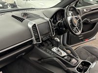 USED 2017 17 PORSCHE CAYENNE 3.0 TD V6 Platinum Edition SUV 5dr Diesel TiptronicS 4WD Euro 6 (s/s) (262 ps) UK DELIVERY FLAT FEE &pound;175 (SUBJECT TO DEAL) *OVER 100 IMAGES ON OUR WEBSITE*BESPOKE FINANCE ARRANGED*PART EXCHANGE WELCOME*ALL VEHICLES HPI CLEAR