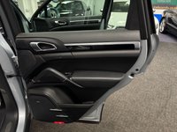 USED 2017 17 PORSCHE CAYENNE 3.0 TD V6 Platinum Edition SUV 5dr Diesel TiptronicS 4WD Euro 6 (s/s) (262 ps) UK DELIVERY FLAT FEE &pound;175 (SUBJECT TO DEAL) *OVER 100 IMAGES ON OUR WEBSITE*BESPOKE FINANCE ARRANGED*PART EXCHANGE WELCOME*ALL VEHICLES HPI CLEAR