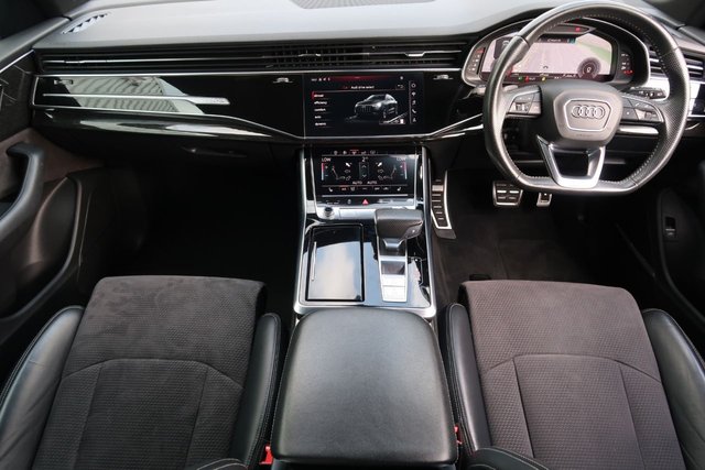 View our AUDI Q8