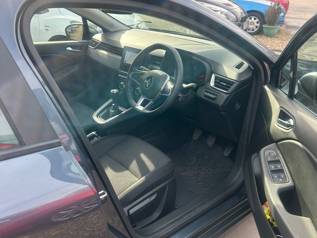 2022 RENAULT CLIO - Photo 9