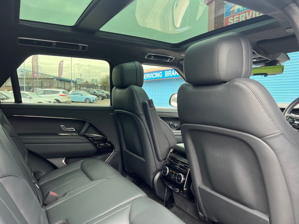 USED 2023 23 LAND ROVER RANGE ROVER SPORT 3.0 D300 MHEV Autobiography SUV 5dr Diesel Auto 4WD Euro 6 (s/s) (300 ps) **BRAND NEW 24" WHEELS**