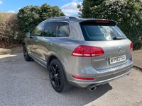 USED 2014 14 VOLKSWAGEN TOUAREG 3.0 TDI V6 BlueMotion Tech R-Line SUV 5dr Diesel Tiptronic 4WD Euro 5 (s/s) (245 ps) HEATED S/WHEEL-C/CONTROL-SATNAV