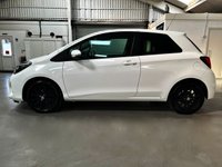 USED 2017 66 TOYOTA YARIS 1.33 Dual VVT-i Icon Hatchback 3dr Petrol Manual Euro 6 (99 ps) 
