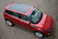 USED 2015 15 LAND ROVER RANGE ROVER EVOQUE 2.2 SD4 PURE TECH 9-SPEED AUTO 5 DOOR 4WD 187 BHP Navigation / Panoramic Sunroof