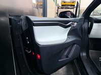 USED 2018 68 TESLA MODEL X 100D (Dual Motor) SUV 5dr Electric Auto 4WDE (417 bhp) White Premium Interior | Tow Bar