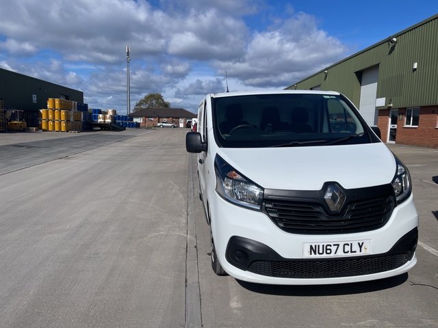 2017 67 Renault Trafic 1.6 dCi 27 Business+ Panel Van 5dr Diesel Manual SWB Standard Roof Euro 6 (120 ps)