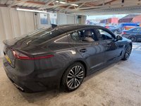 USED 2018 18 KIA STINGER 2.0 T-GDi GT-Line S Gran Turismo 5dr Petrol Auto Euro 6 (s/s) (244 bhp)+1 FORMER KEEPER+2 KEYS+FSH 11 STAMPS+PANORAMIC SUNROOF+LEATHER SEATS+MEDIA+APPS 2 KEYS+FSH 11 STAMPS+CLIMATE+1 FORMER KEEPER+PANORAMIC SUNROOF+FULL LEATHER SEATS+18" ALLOYS+BLUETOOTH+MEDIA+NAV+CRUISE+PARKING SENSORS+HEATED FRONT SEATS+REVERSE CAMERA+HPI CLEAR
