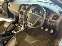 USED 2015 65 VOLVO V40 2.0 T2 R-Design Hatchback 5dr Petrol Manual Euro 6 (s/s) (122 ps)+1 OWNER FROM NEW+FSH 9 STAMPS+MEDIA+BLUETOOTH 1 OWNER FROM NEW+FSH 9 STAMPS+HALF LEATHER SEATS+CLIMATE+ALLOYS+BLUETOOTH+MEDIA+APPS+HPI CLEAR