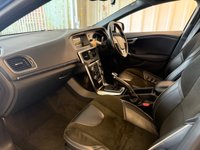 USED 2015 65 VOLVO V40 2.0 T2 R-Design Hatchback 5dr Petrol Manual Euro 6 (s/s) (122 ps)+1 OWNER FROM NEW+FSH 9 STAMPS+MEDIA+BLUETOOTH 1 OWNER FROM NEW+FSH 9 STAMPS+HALF LEATHER SEATS+CLIMATE+ALLOYS+BLUETOOTH+MEDIA+APPS+HPI CLEAR