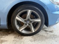 USED 2015 65 VOLVO V40 2.0 T2 R-Design Hatchback 5dr Petrol Manual Euro 6 (s/s) (122 ps)+1 OWNER FROM NEW+FSH 9 STAMPS+MEDIA+BLUETOOTH 1 OWNER FROM NEW+FSH 9 STAMPS+HALF LEATHER SEATS+CLIMATE+ALLOYS+BLUETOOTH+MEDIA+APPS+HPI CLEAR