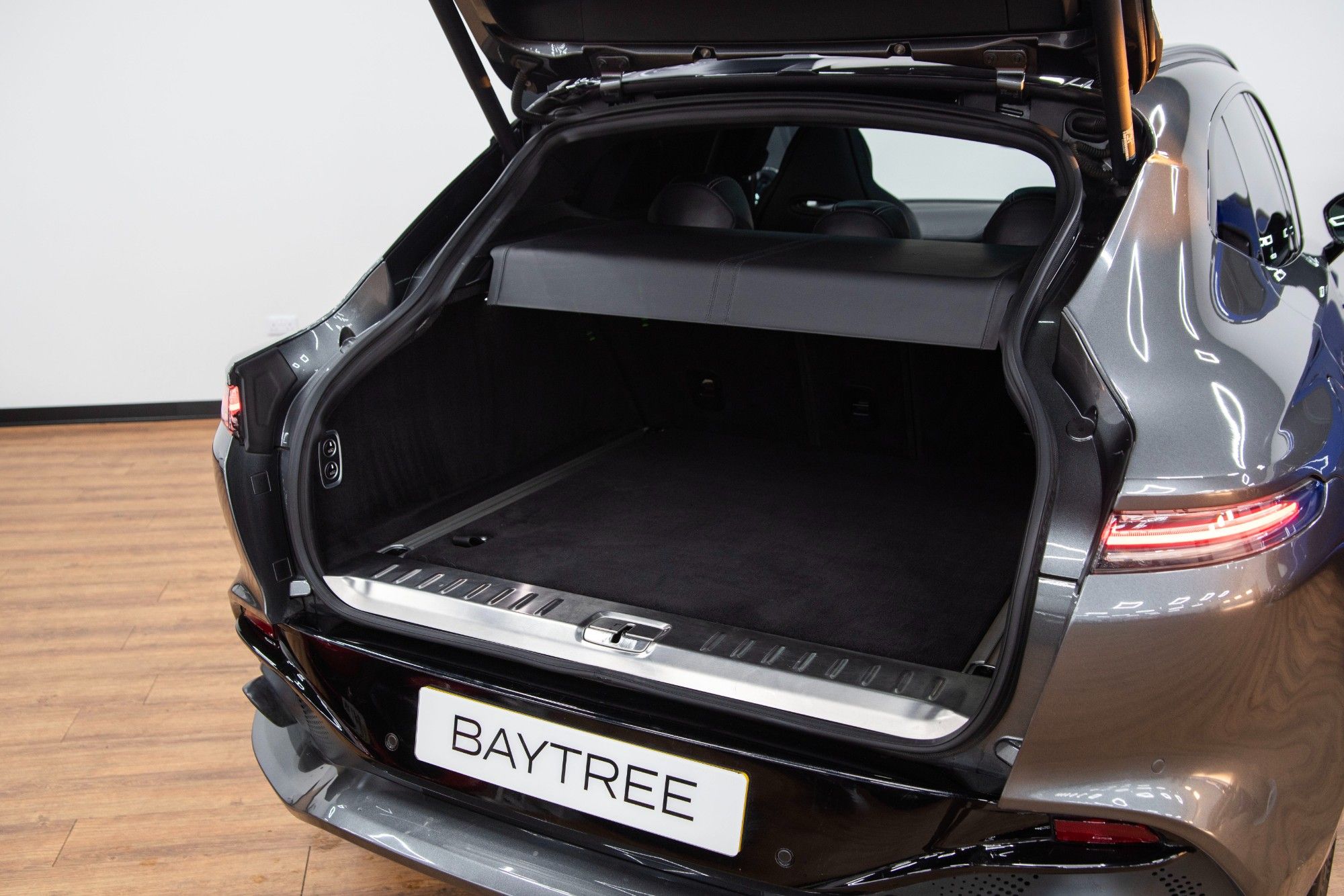 USED 2020 J ASTON MARTIN DBX 4.0 V8 SUV 