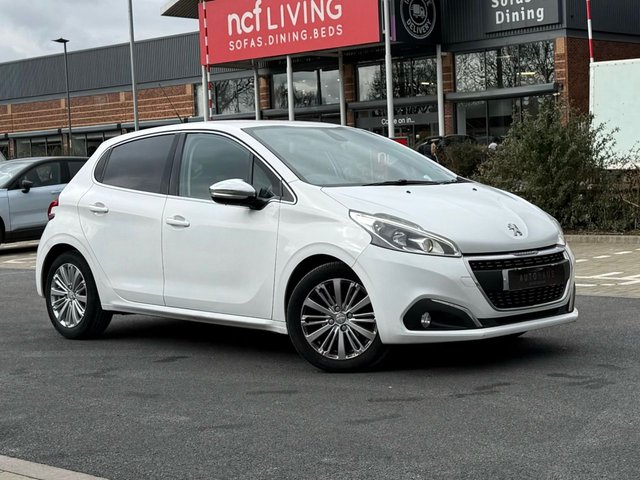View our PEUGEOT 208