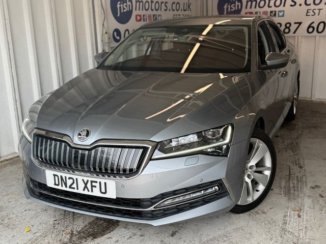 2021 21 SKODA SUPERB 1.4 TSI iV 13kWh SE L Hatchback 5dr Petrol Plug-in Hybrid DSG Euro 6 (s/s) (218 ps)+1 FORMER KEEPER+2 KEYS+FSH+LEATHER SEATS+MEDIA+NAVIGATION+APPS 2 KEYS+1 FORMER KEEPER+FSH+NAV+FULL LEATHER SEATS+CLIMATE+CRUISE+ALLOYS+BLUETOOTH+MEDIA+PARKING SENSORS+HEATED FRONT SEATS+HPI CLEAR