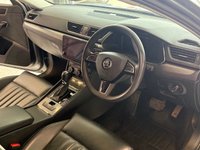 USED 2021 21 SKODA SUPERB 1.4 TSI iV 13kWh SE L Hatchback 5dr Petrol Plug-in Hybrid DSG Euro 6 (s/s) (218 ps)+1 FORMER KEEPER+2 KEYS+FSH+LEATHER SEATS+MEDIA+NAVIGATION+APPS 2 KEYS+1 FORMER KEEPER+FSH+NAV+FULL LEATHER SEATS+CLIMATE+CRUISE+ALLOYS+BLUETOOTH+MEDIA+PARKING SENSORS+HEATED FRONT SEATS+HPI CLEAR