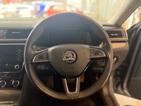 USED 2021 21 SKODA SUPERB 1.4 TSI iV 13kWh SE L Hatchback 5dr Petrol Plug-in Hybrid DSG Euro 6 (s/s) (218 ps)+1 FORMER KEEPER+2 KEYS+FSH+LEATHER SEATS+MEDIA+NAVIGATION+APPS 2 KEYS+1 FORMER KEEPER+FSH+NAV+FULL LEATHER SEATS+CLIMATE+CRUISE+ALLOYS+BLUETOOTH+MEDIA+PARKING SENSORS+HEATED FRONT SEATS+HPI CLEAR