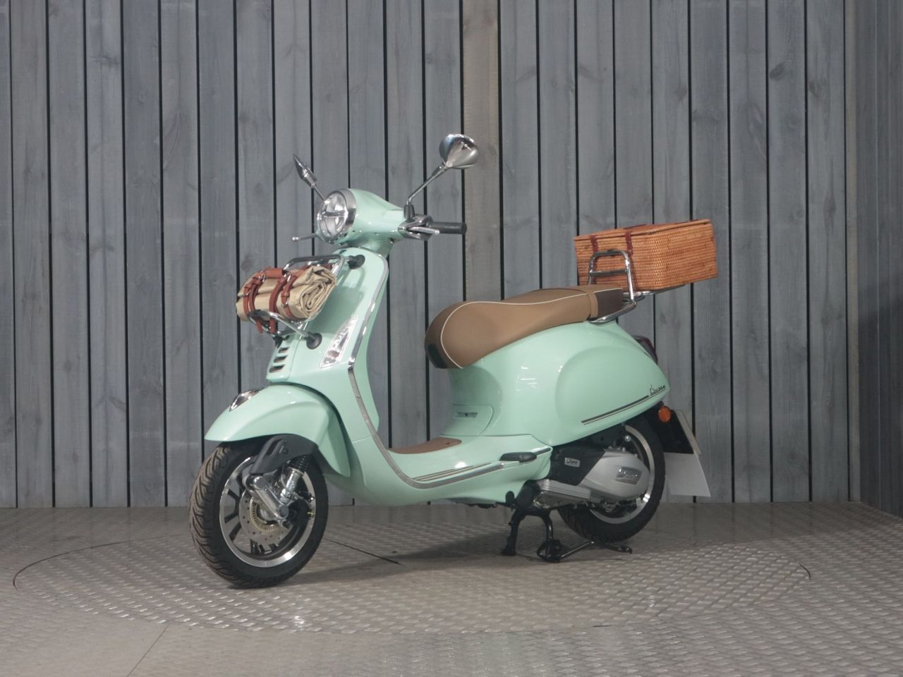 Dalia Vespa 1397(グリーン) Vespa Primavera Range | Dearden Motorcycles